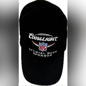 NFL Coors Light Hat. Features an adjustable strap. Excellent condition.